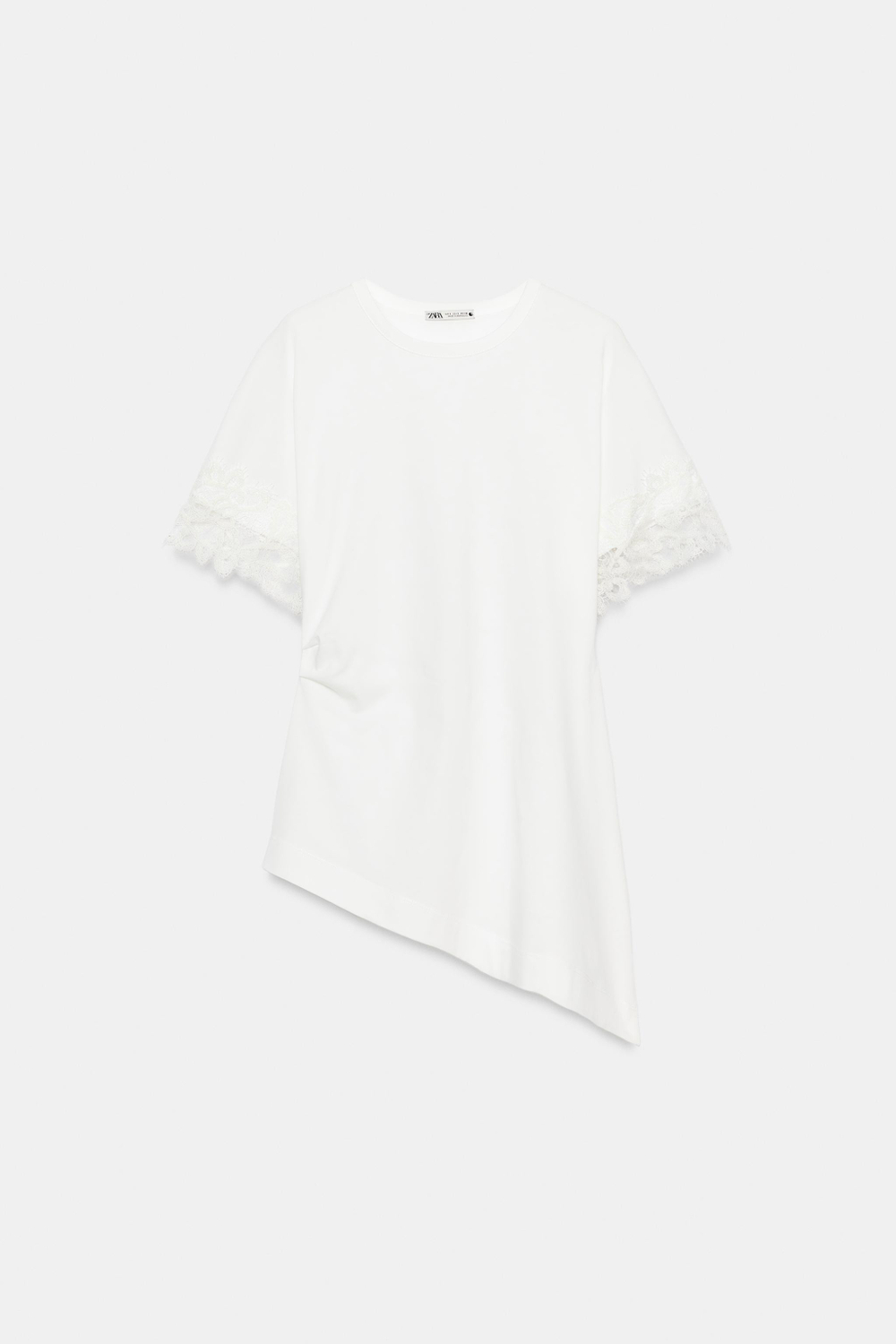 АСИММЕТРИЧНАЯ ФУТБОЛКА С КРУЖЕВОМ — ZARA