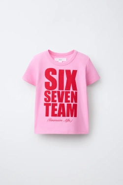 ZARA ФУТБОЛКА С ПРИНТОМ TEAM SIX SEVEN, НЕОНОВЫЙ РОЗОВЫЙ