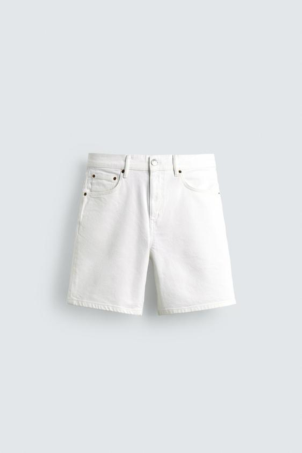 ZARA ДЖИНСОВЫЕ ШОРТЫ REGULAR FIT, БЕЛЫЙ
