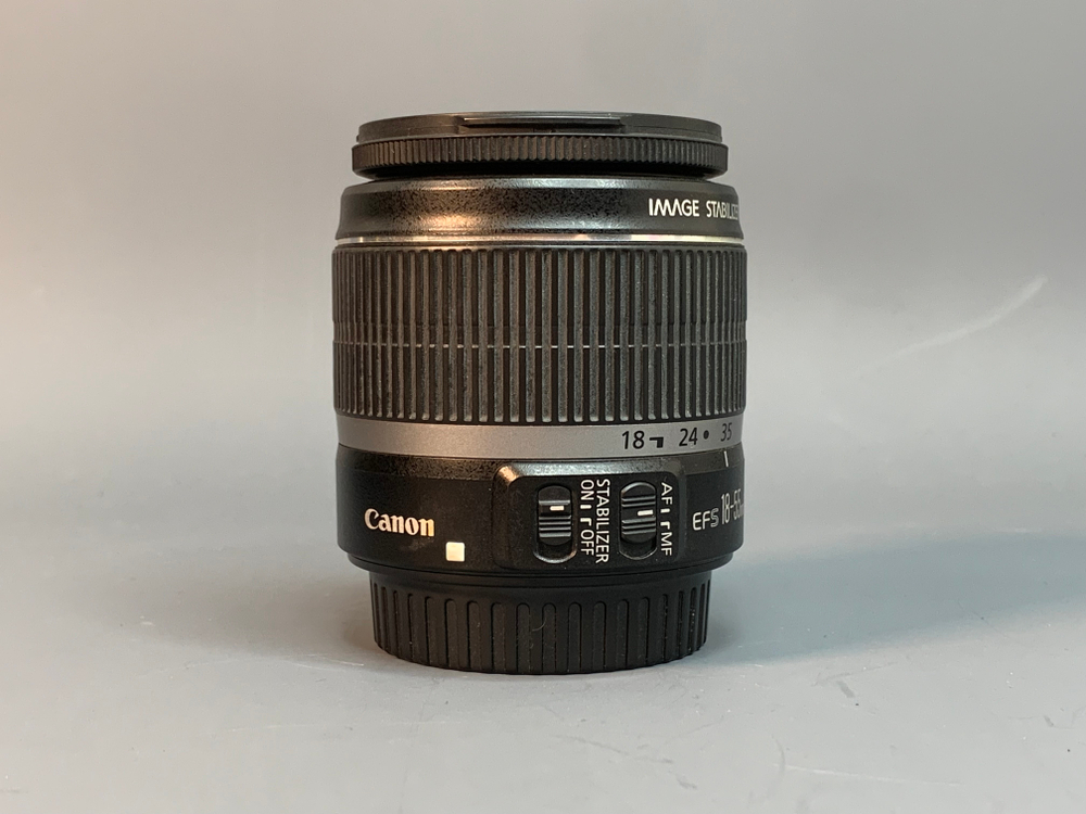 Canon EF-S 18-55mm f/3.5-5.6 IS