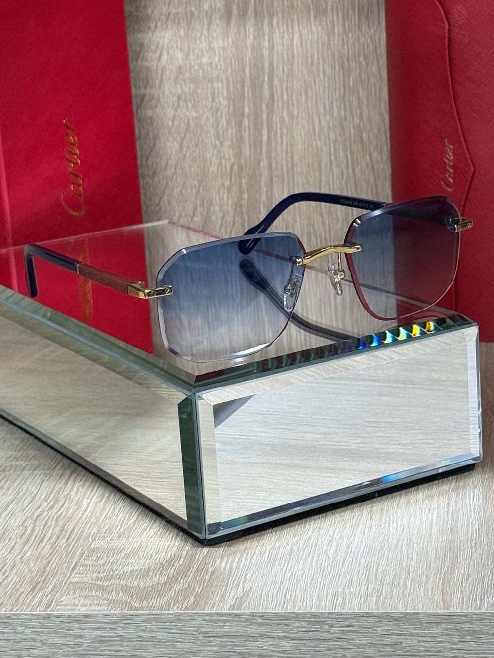 Солнцезащитные очки Cartier
