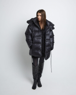 Пуховик на кулисе со съемным капюшоном из нейлона Монклер черный