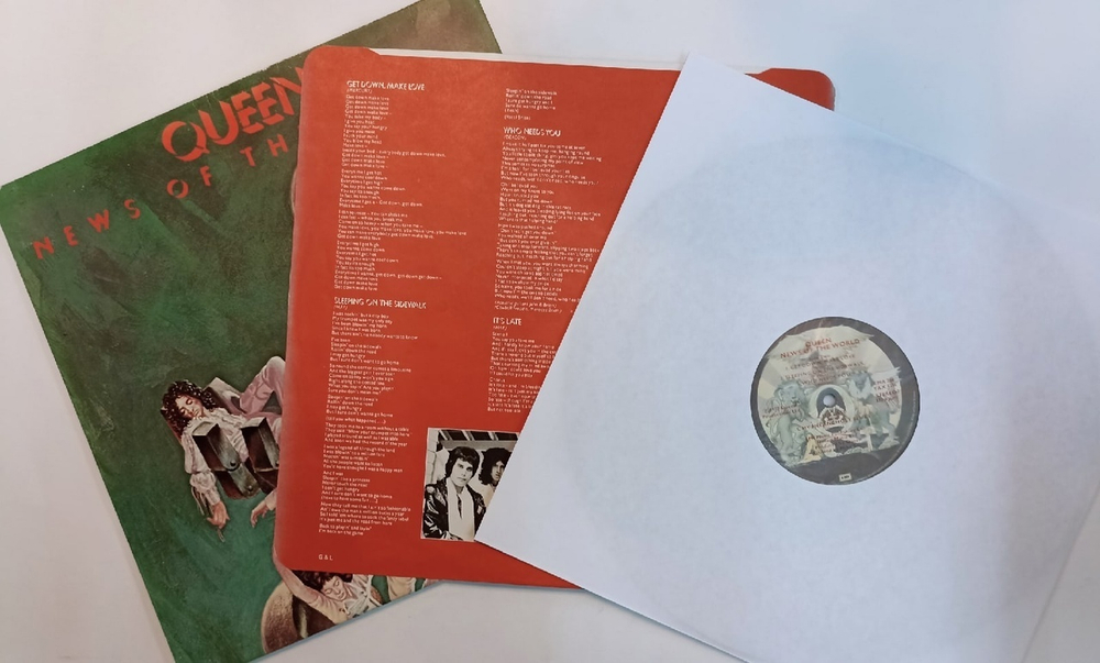 Queen News Of The World (UK 1977)