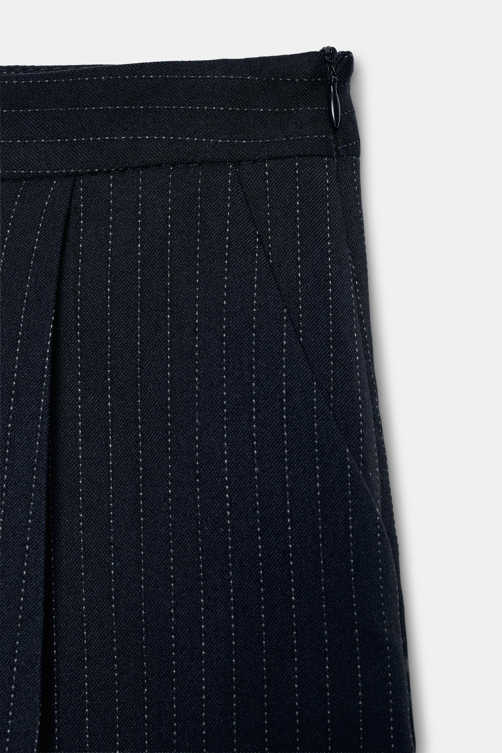 БРЮКИ В ТОНКУЮ ПОЛОСКУ — ZARA