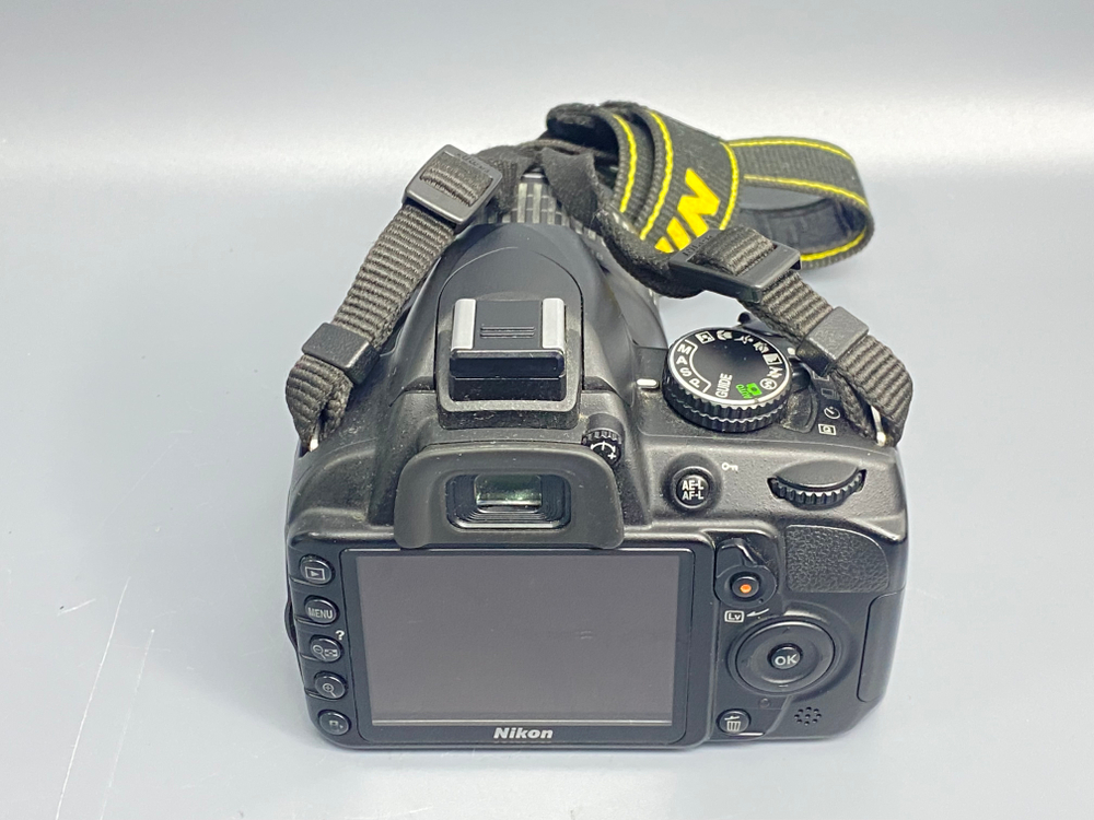 Nikon D3100 kit 18-55mm ED 19500 кадров
