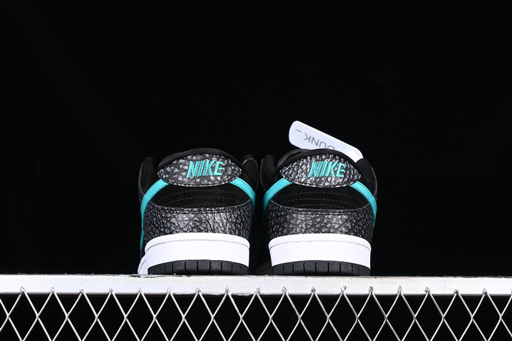 Nike SB Dunk Low atmos Elephant