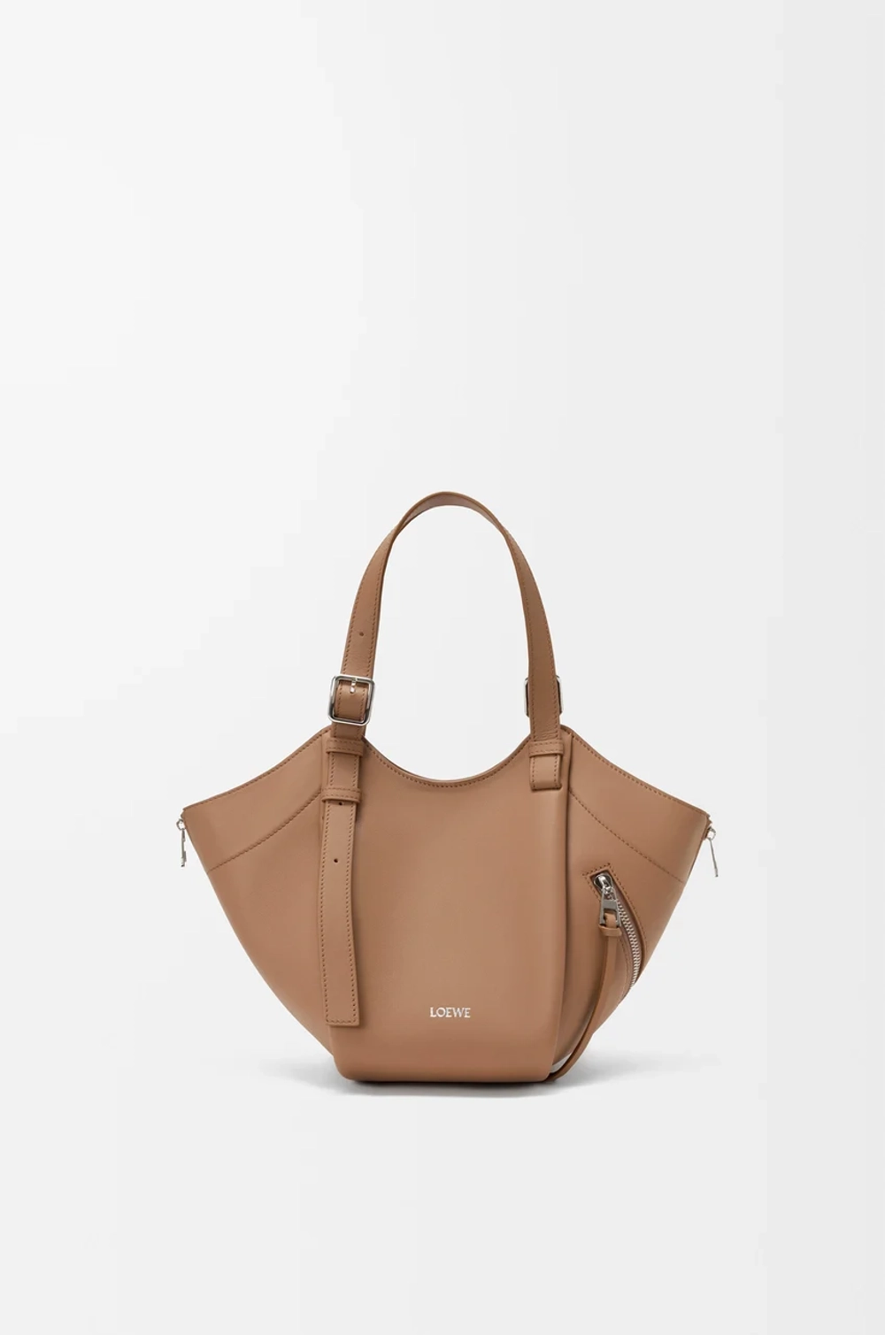 Loewe Сумка Hammock Flip из классической телячьей кожи, мокко