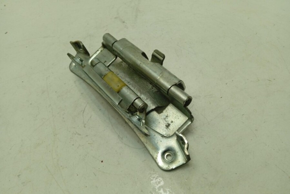 FE925N кт147 Петля люка для стиральной машины Zanussi FE925N б/у