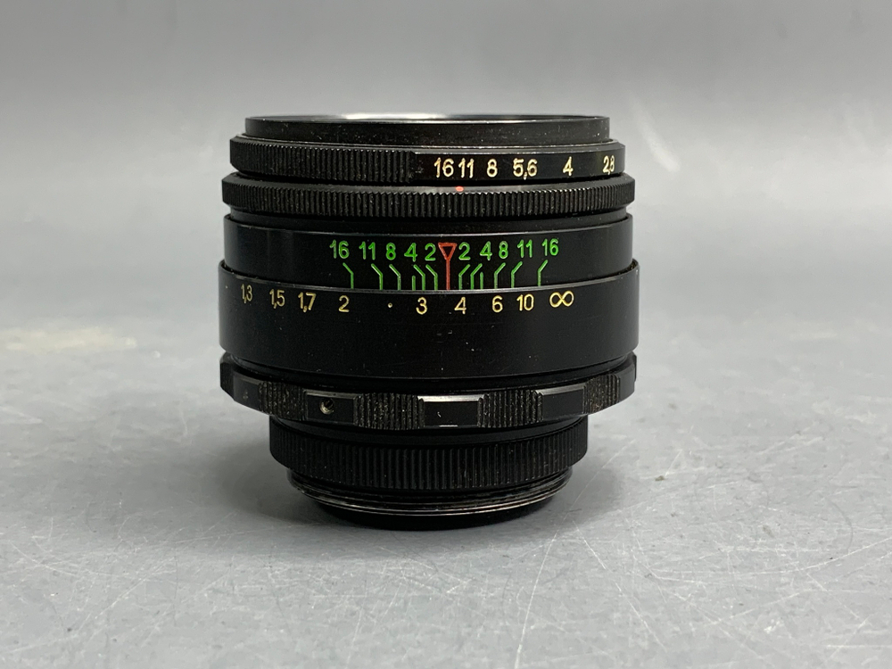 Helios-44-2 внутри небольшой скол
