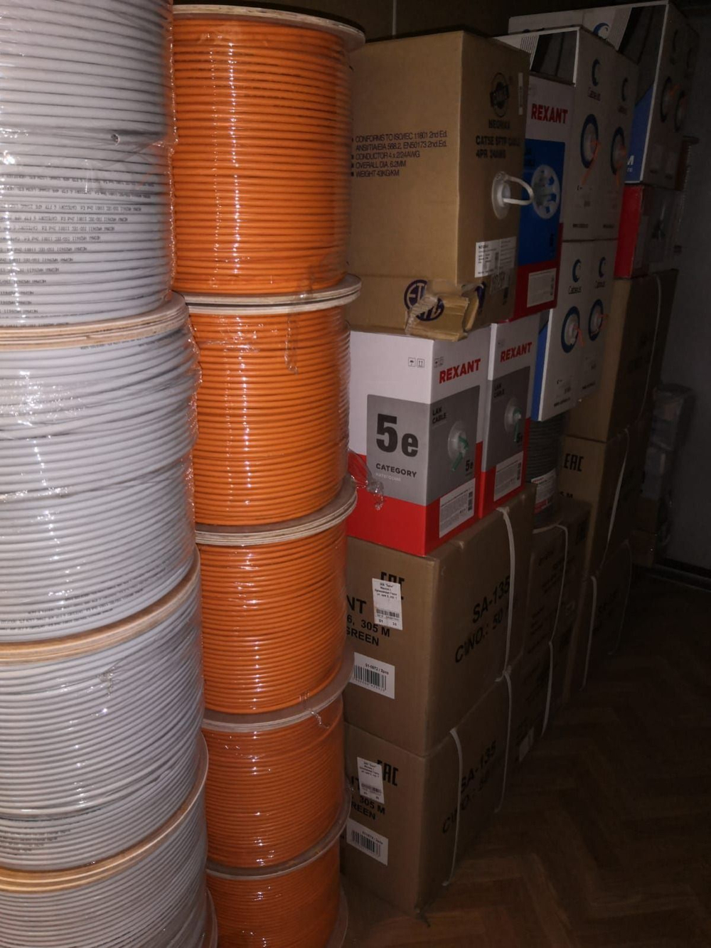 Кабель витая пара Panduit PUFL6X04WH-HED-040М-P U/FTP cat.6A 4 пары (40 м) 0.57 мм (23 AWG) одножильный, чистая медь, LSZH, белый