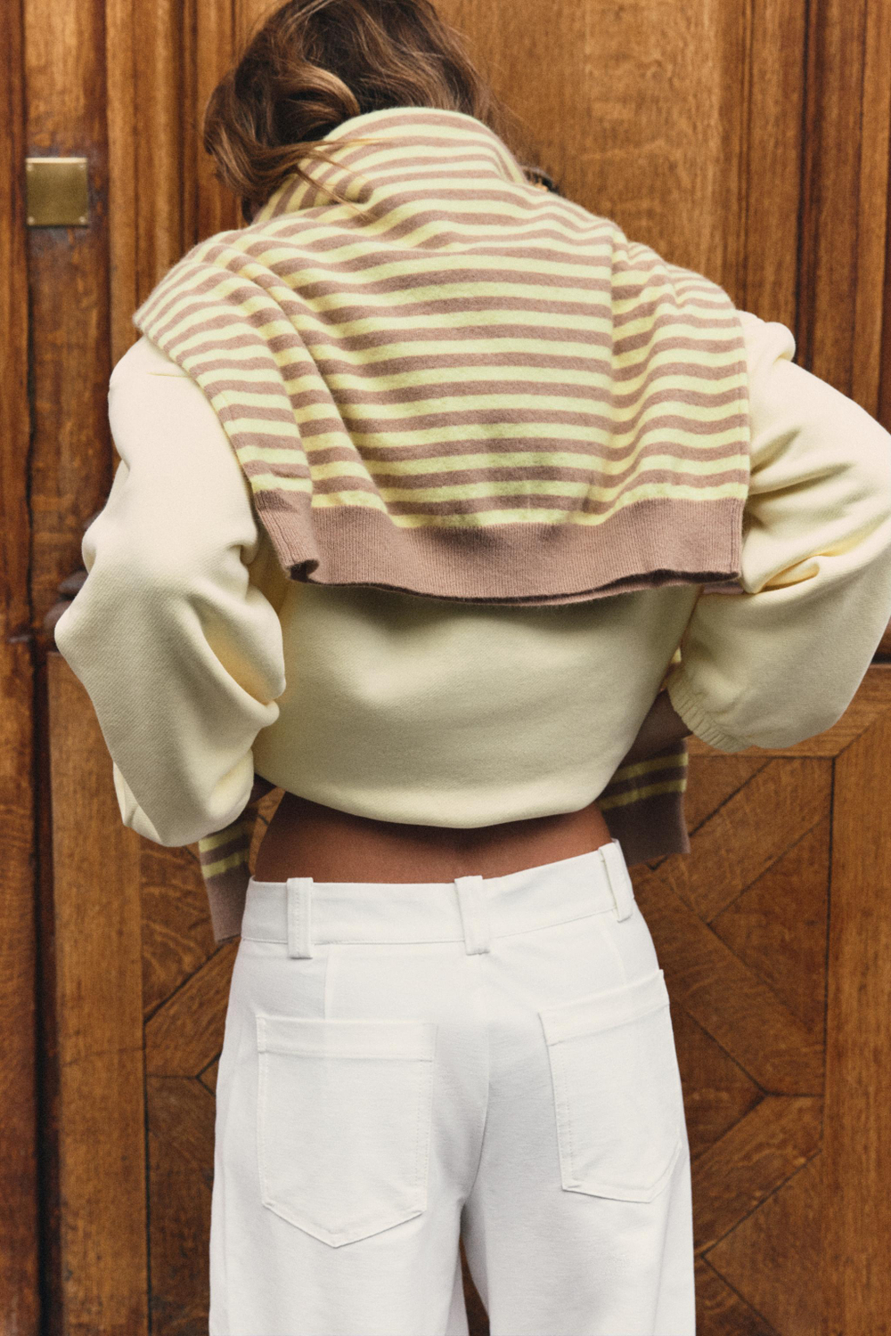 ТОЛСТОВКА С МЕТАЛЛИЧЕСКОЙ МОЛНИЕЙ — ZARA