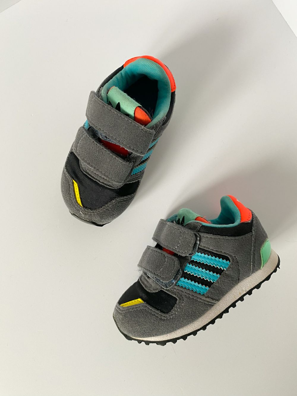 Кроссовки Adidas, 19