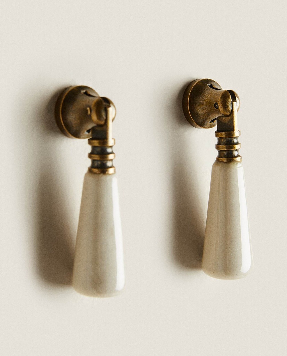 ZARA HOME КЕРАМИЧЕСКАЯ МЕБЕЛЬНАЯ РУЧКА (НАБОР ИЗ 2 ШТ.), БЕЛЫЙ