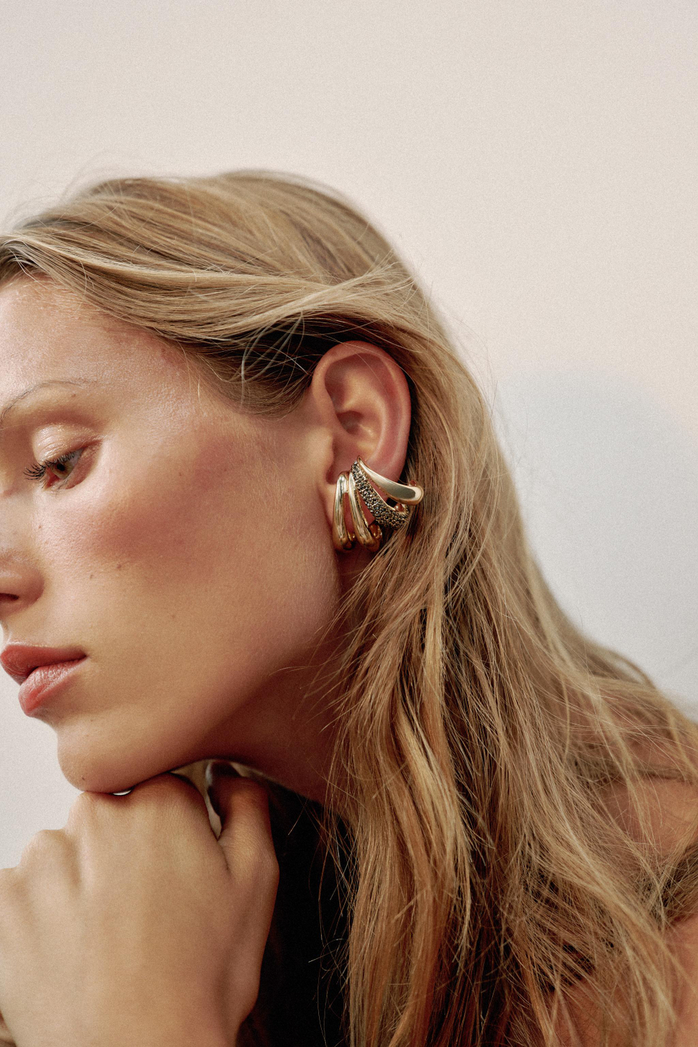 ZARA БЛЕСТЯЩИЕ СЕРЬГИ-КАФФЫ, ЗОЛОТИСТЫЙ