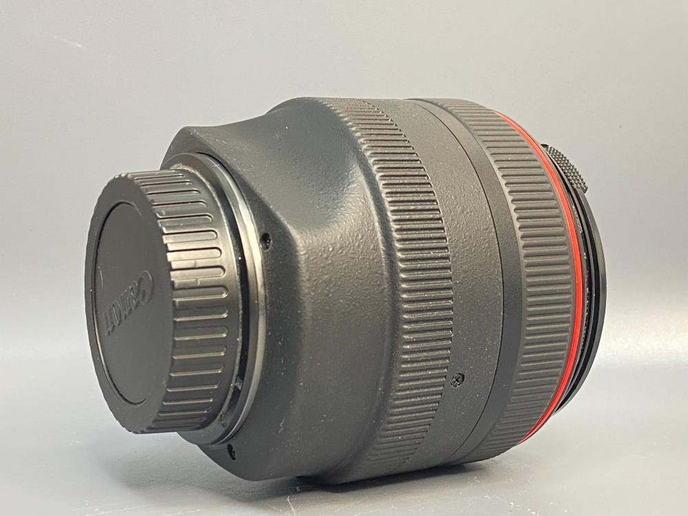 Canon EF 85mm 1.2 L II USM