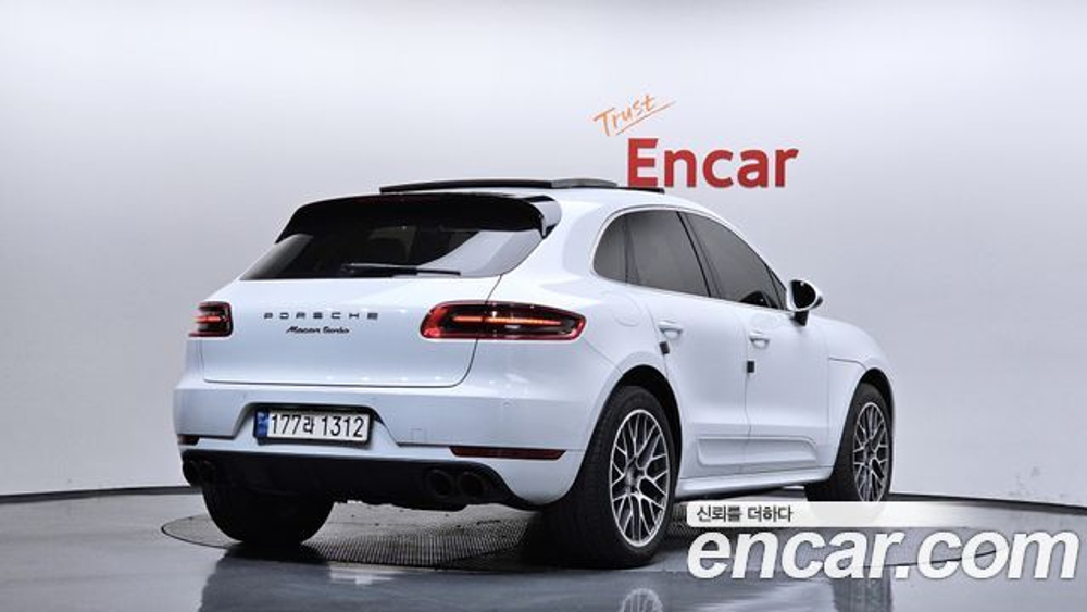 Porsche Macan 3.6 Turbo — 2016