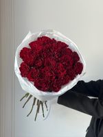 Моно букет из пионовидной розы ХЕРТС 25 шт