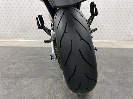 Suzuki GSR400 2006