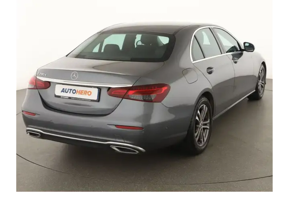 Mercedes-Benz E 200