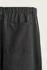 БРЮКИ СВОБОДНОГО КРОЯ ИЗ СТРУЯЩЕЙСЯ ТКАНИ — ZARA