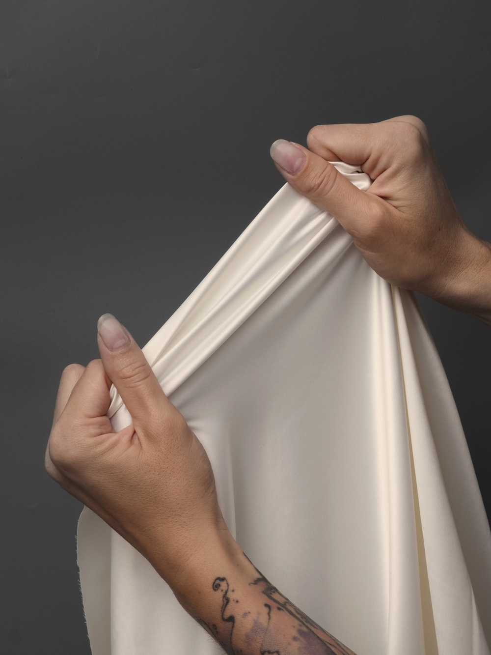 Атлас стрейч глянцевый шампань
