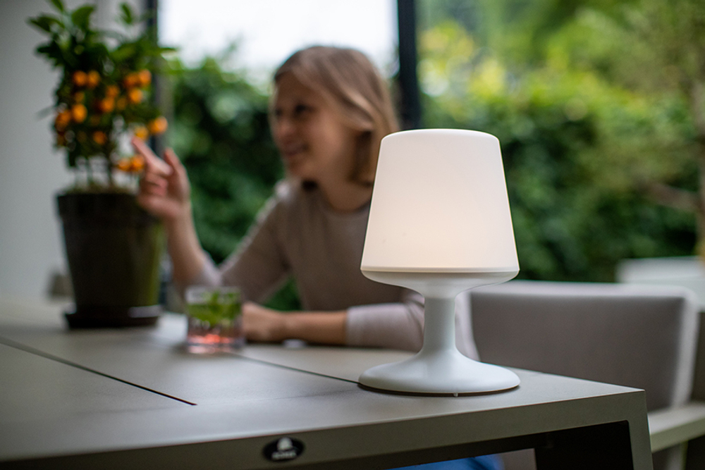 Лампа настольная Koziol LIGHT TO GO белая