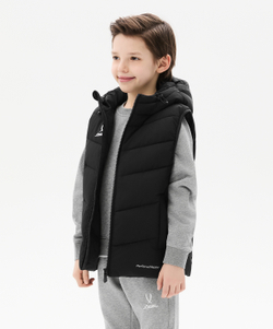 Жилет утепленный c капюшоном JÖGEL ESSENTIAL PerFormPROOF Padded Hooded Vest, черный, детский