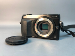 Panasonic Lumix GX7, интерфейс на японском, 3400 кадров