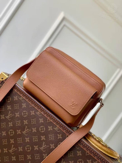 Сумка через плечо Louis Vuitton Boarding