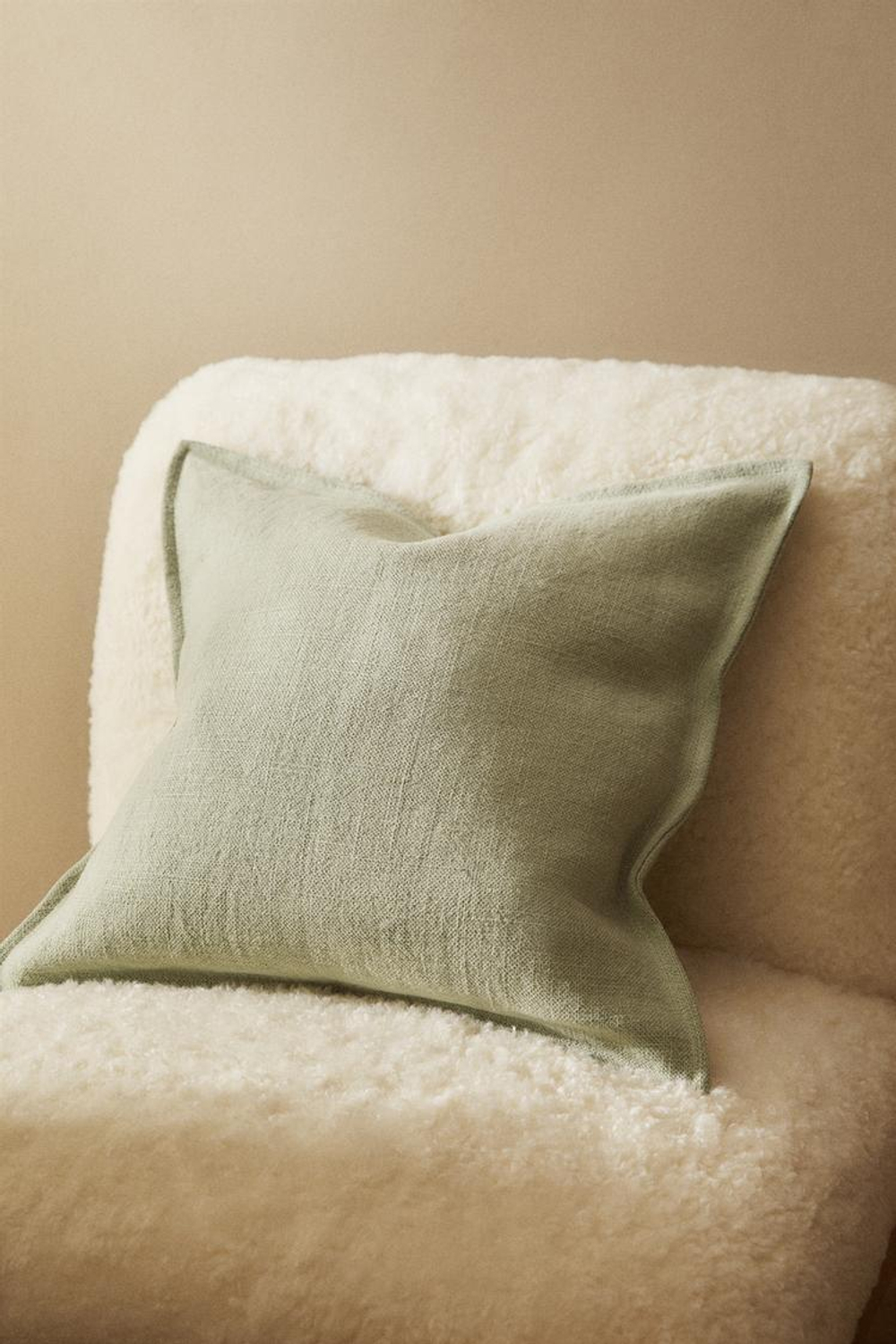 ZARA HOME ЛЬНЯНОЙ ЧЕХОЛ ДЛЯ ДЕКОРАТИВНОЙ ПОДУШКИ С КОНТРАСТНЫМИ КРАЯМИ, ЗЕЛЕНЫЙ