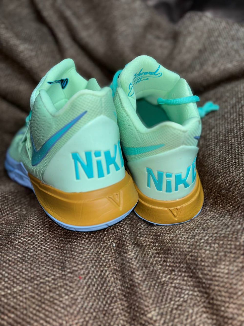 Заказать в Москве Nike Kyrie 5 Spongebob Squidward