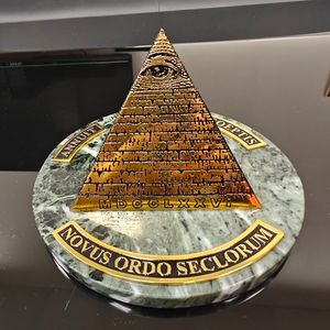 Подарки брокеру