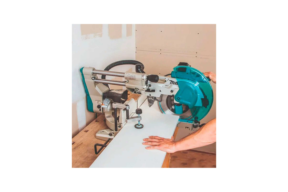 Торцовочная пила Makita LS1219L