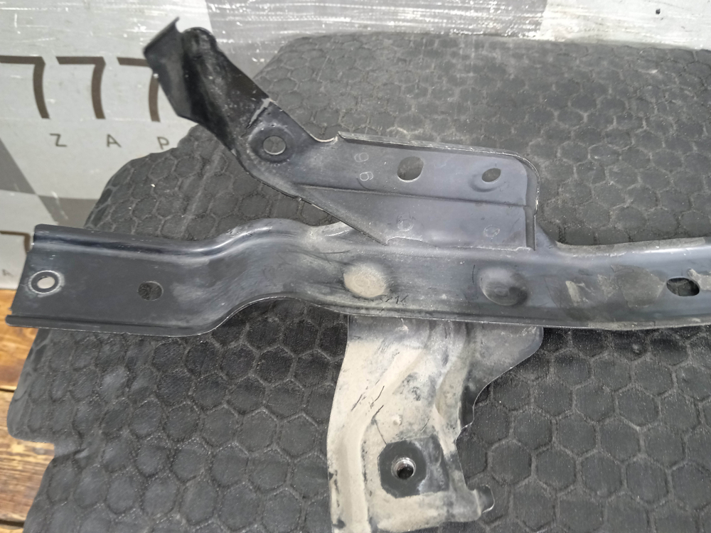 Кронштейн замка капота Toyota RAV4 IV (XA40) 15-19 Б/У Оригинал 5208542050