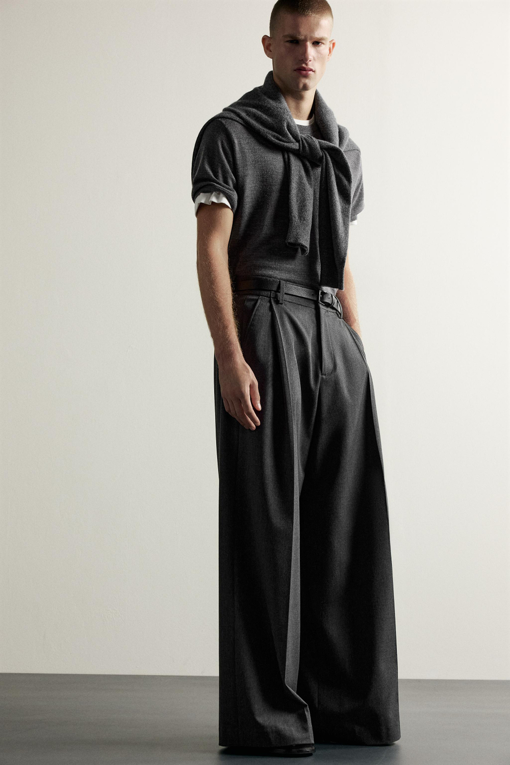 БРЮКИ WIDE FIT СО СКЛАДКАМИ — ZARA