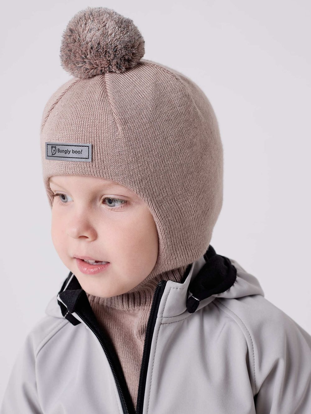 Шлем демисезонный из смесовой шерсти с помпоном "Кофе"