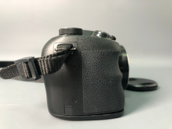 Sony Cyber-shot DSC-H200, отходит крышка батарейного отсека