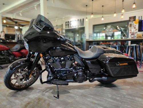Harley-Davidson STREET GLIDE ST Black