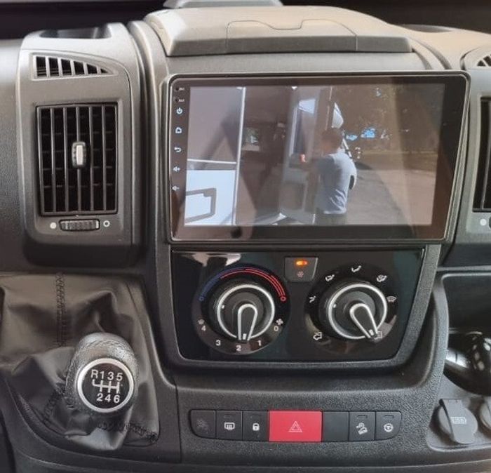 Магнитола для Citroen Jumper, Fiat Ducato, Peugeot Boxer 2006-2022 - Parafar PF607LUX1XHD на Android 13, CarPlay, 4G SIM-слот