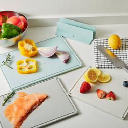 IKEA GUMMIHAJ  (ИКЕА ГУММИХАЙ)  -  Подставка с 3 разделочными досками - разные цвета