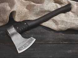 Топор "Время быть сильным", рукоять комель берёзы (морилка)