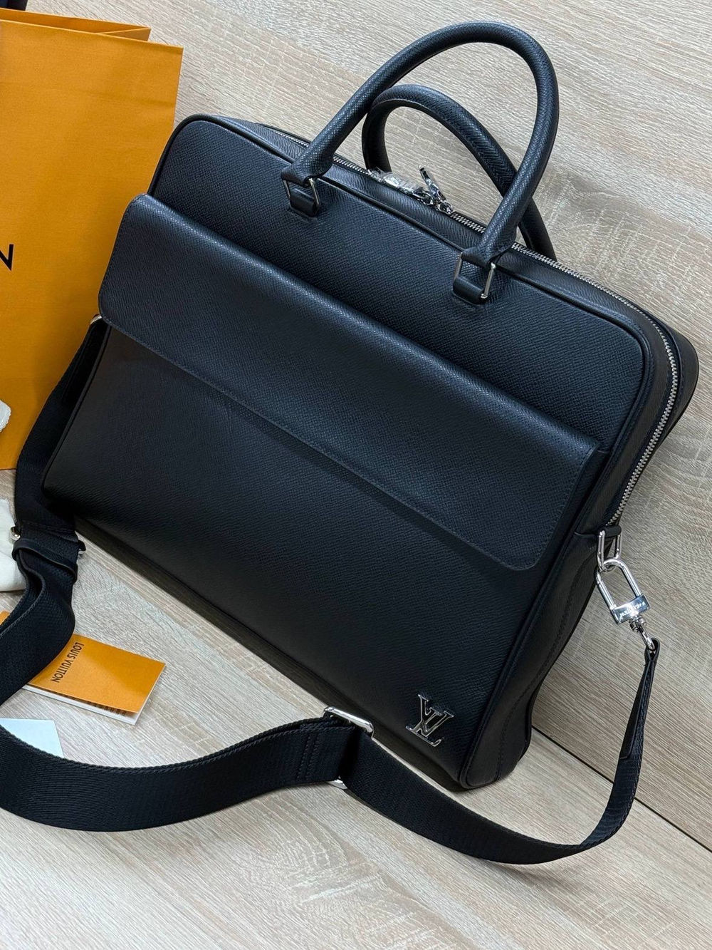 Портфель Louis Vuitton Alex