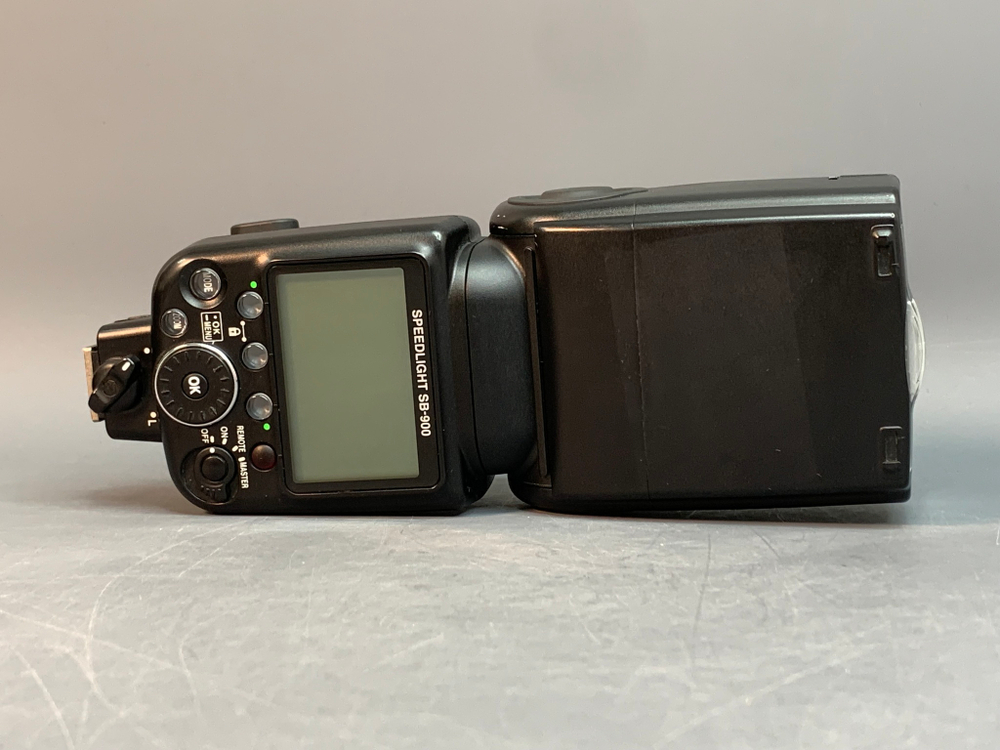 Nikon Speedlight SB-900