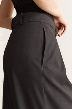Pleated Pant - Black (Women's)