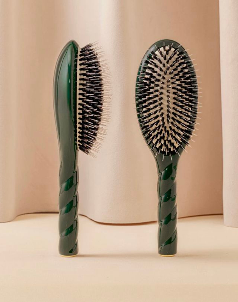 La Bonne Brosse Массажная расческа для волос N 02 Essential Detangling Brush - Emerald Green