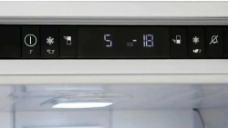 Встраиваемый холодильник Hotpoint HBT 18