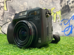 Olympus Camedia C-7070 Wide Zoom