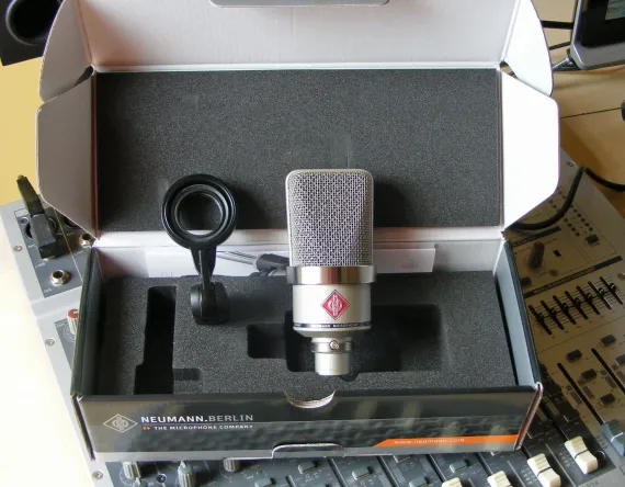 Neumann TLM 102