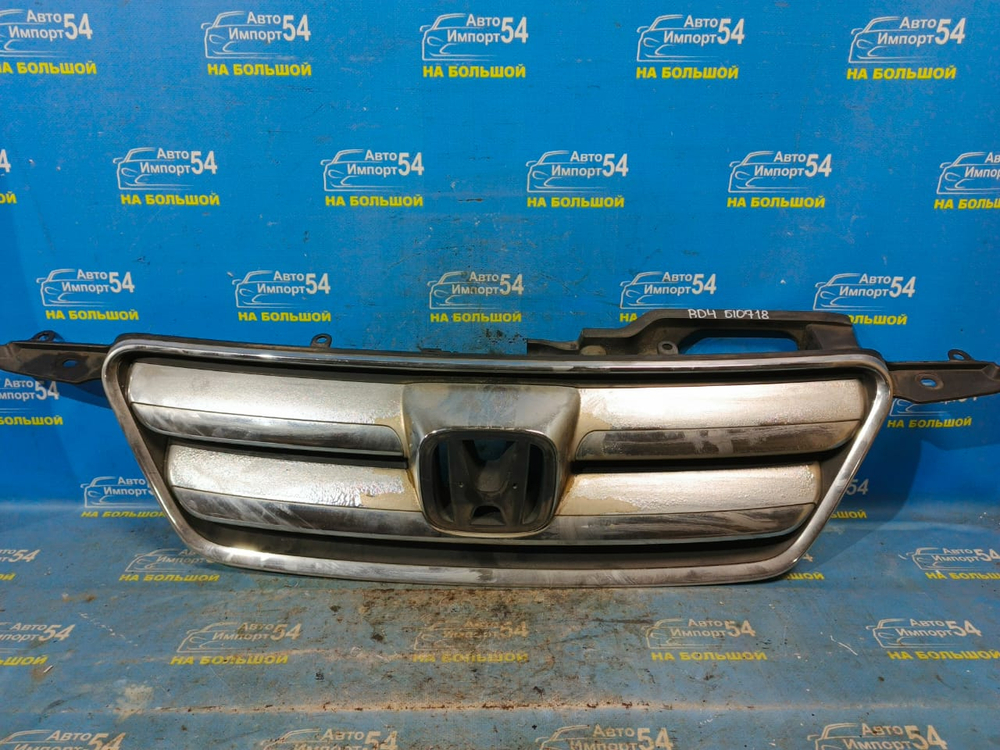 Решетка радиатора Honda CRV 2004-2006