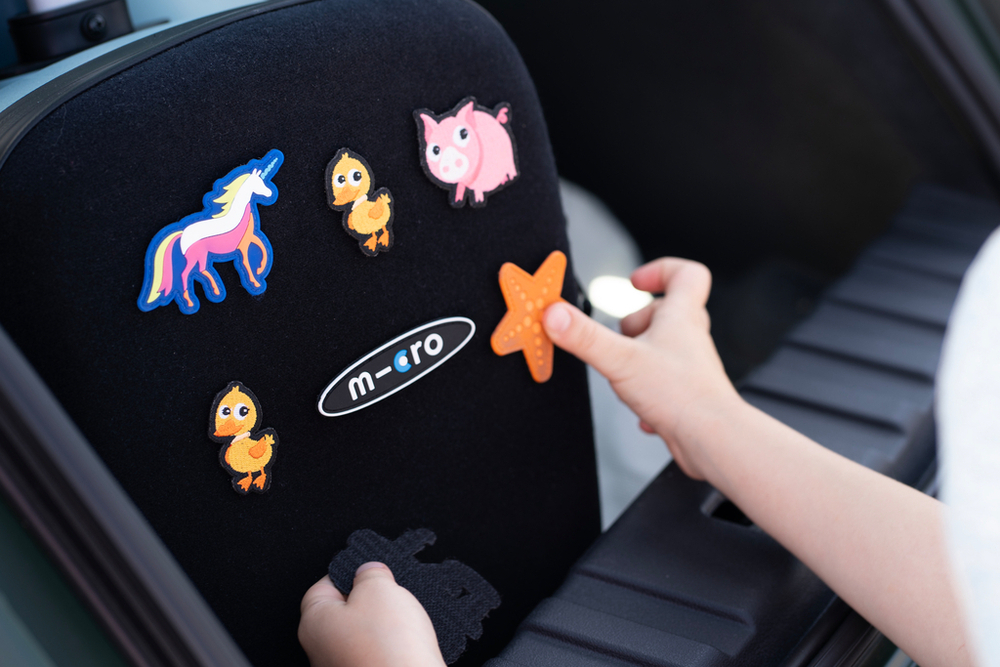 Чемокат Micro Luggage Junior LED морозный голубой с наклейками, лимитированная коллекция